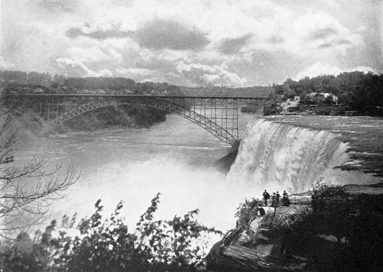 The Honeymoon Bridge spanning the Niagara gorge, 1900
